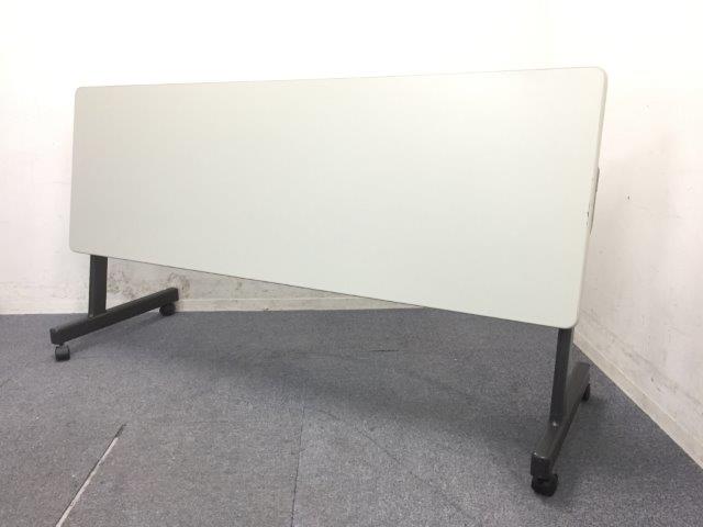 【2台入荷】キャスター付きで移動や収納も楽々です！｜幕板なし｜Ｗ1800　Ｄ600
                        その他シリーズ
                                    中古
            