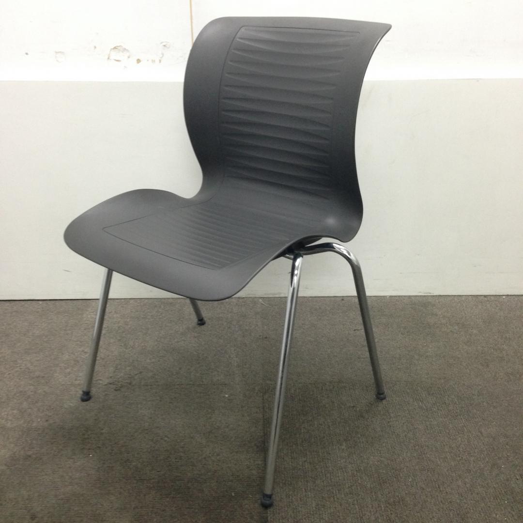 お陰様で残り2脚の為、最安値！【レア！】お洒落なチェアをお探しのお客様必見！ご覧下さいませ。
                        フリッツハンセン・アンサンブルチェア
                                    中古
            