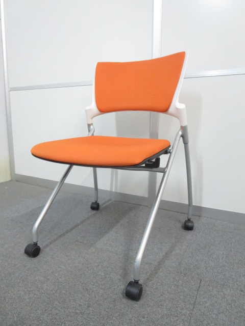 【ITOKI　MANOSS】■ネスティングチェア　オレンジ■収納便利な水平スタックタイプ
                        マノス
                                    中古
            