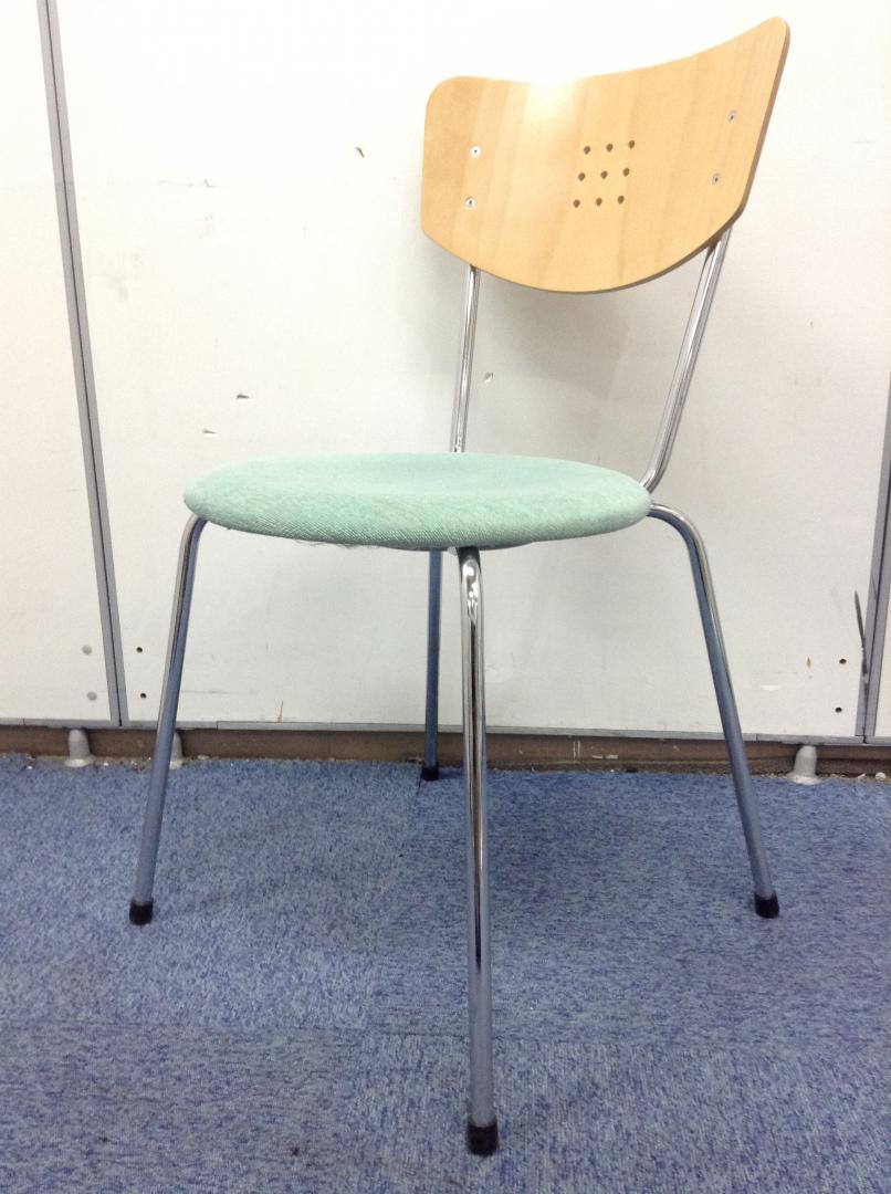 【8脚入荷】座面が丸くてかわいらしいスタッキングチェア
                        その他シリーズ
                                    中古
            