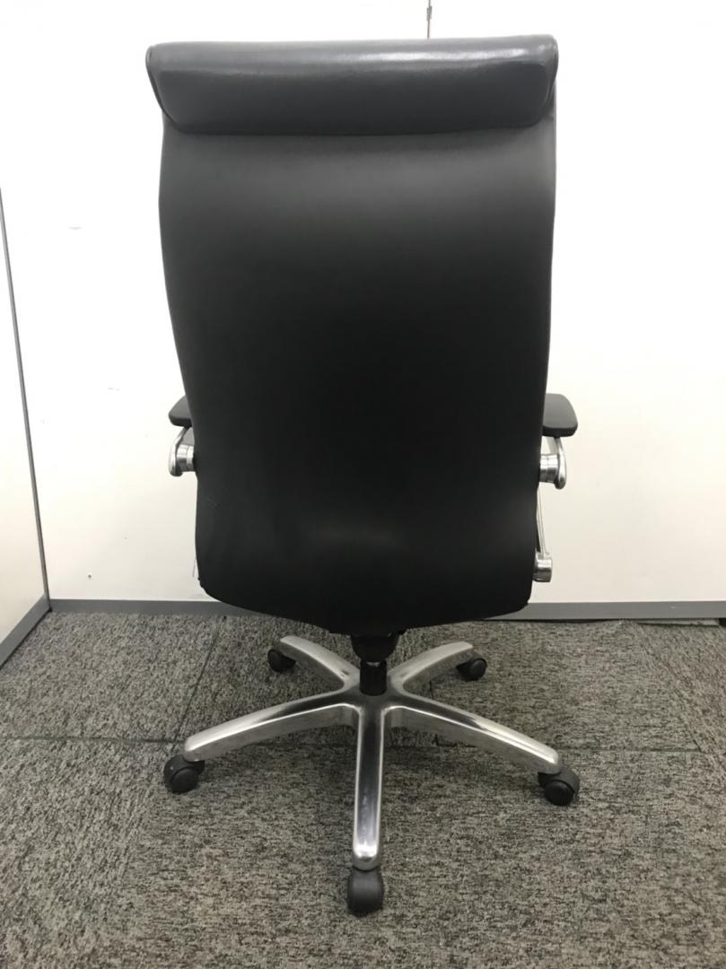 オカムラ　VILLAGE ビラージュ　エグゼクティブチェア　黒　本革　ハイバック 中古】ヴィラージュチェア 8VC33A オカムラ/okamura 肘付