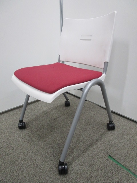 【シンプルなデザインのスタッキングチェア】ホワイト×レッド【4脚入荷致しました】
                        その他シリーズ
                                    中古
            