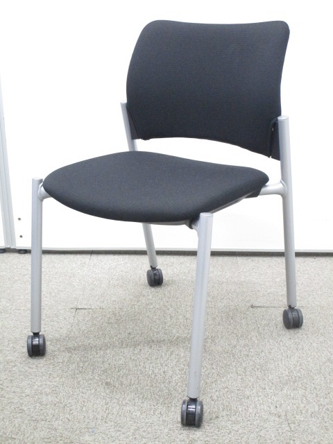 【使いやすさ抜群】オカムラ製スタッキングチェア【キャスター付き】
                        その他シリーズ
                                    中古
            