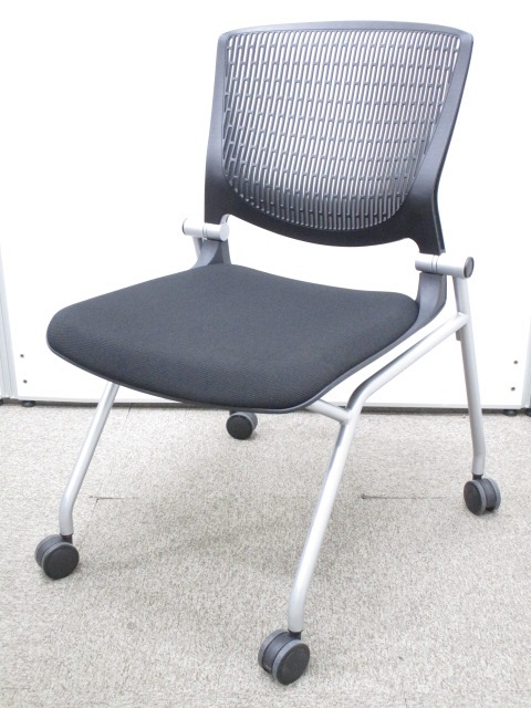 【4脚入荷】大人気シリーズ、オカムラ グラータ｜使わないときは収納できる優れもの！
                        グラータ
                                    中古
            