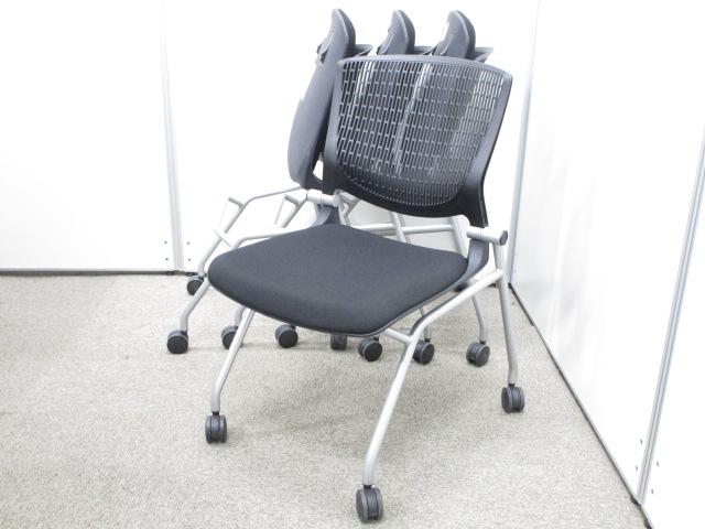 【オフィス会議にオススメ】オカムラ製グラータ【4脚セット】
                        グラータ
                                    中古
            