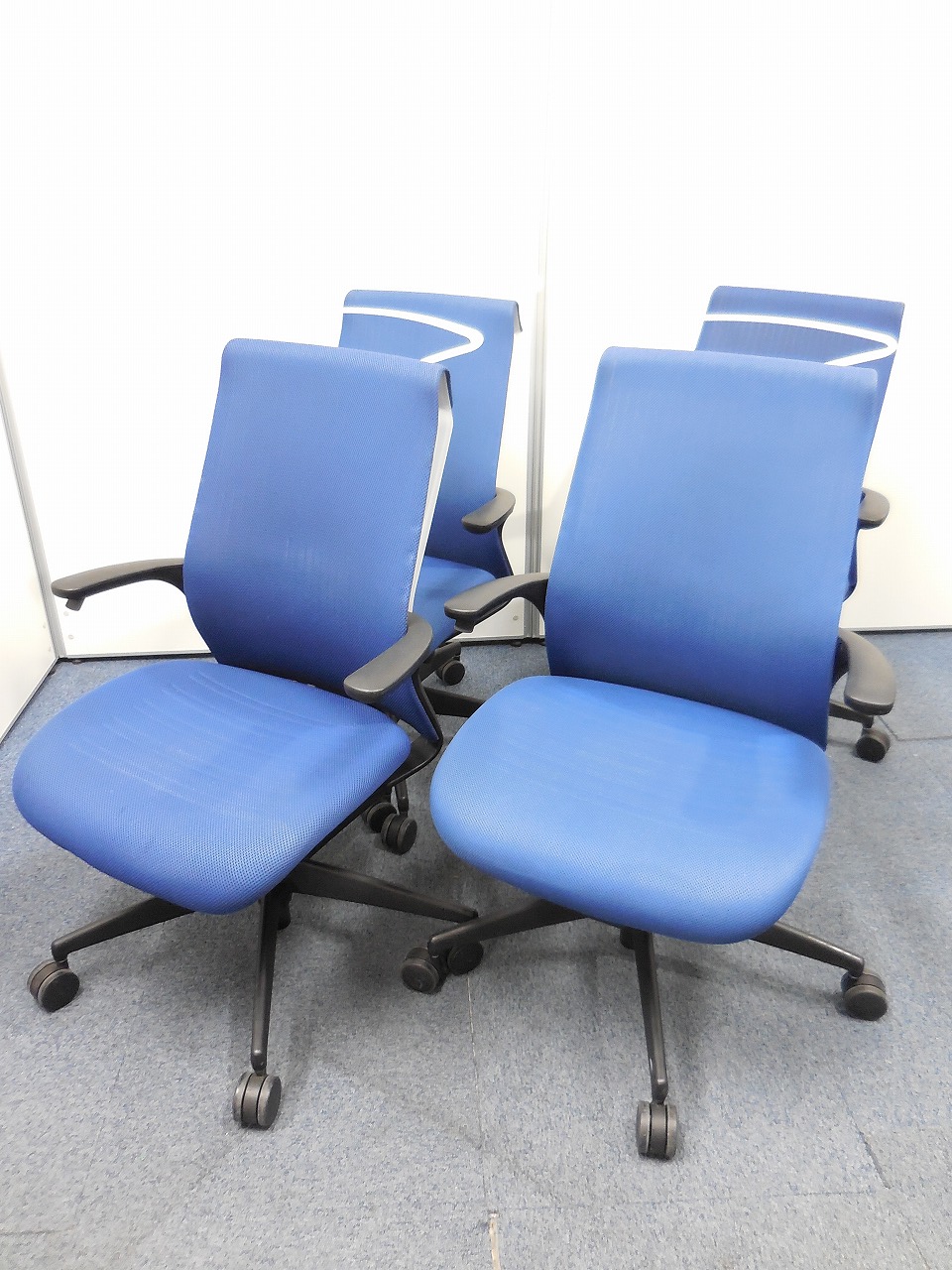 【現行モデルが4脚のセット！】コクヨ｜M4チェア｜ブルー【コートハンガー付】
                        M4
                                    中古
            