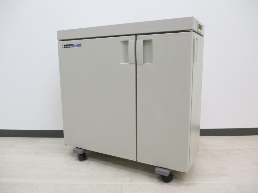 【3月限定大特価！】【限定1台！】珍しい2WAY扉！スリムタイプでデスク横にも置けるタイプのシュレッダー！
                        MS C231Rt
                                    中古
            