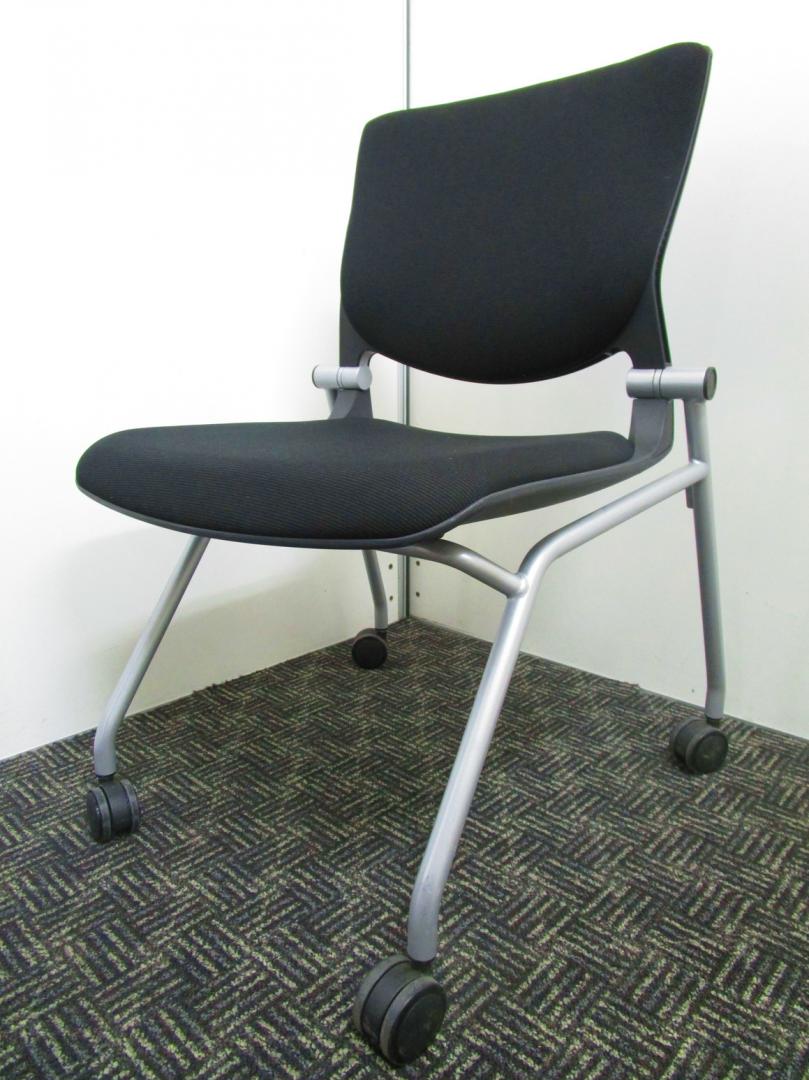 【会議室、打ち合わせ室の必需品！】座り心地もよく、使わないときは省スペース化！4脚揃います！これから移転などをご予定の方に！【中古オフィス家具】【さいたま市】
                        グラータ
                                    中古
            