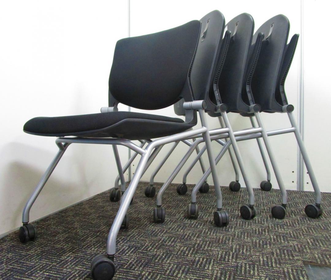 【4脚セット￥36,000→￥32,400(10%OFF)】使わないときは重ねて省スペース化！移転などをご予定の方に！会議室作成のお供に！【中古オフィス家具】【さいたま市】
                        グラータ
                                    中古
            