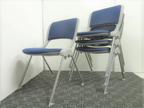 【お得な4脚セット販売】内田洋行(UCHIDA、ウチダ)製 ブルー 美品 重ねられる MX-42【中古オフィス家具】【さいたま市】
                        その他シリーズ
                                    中古
            