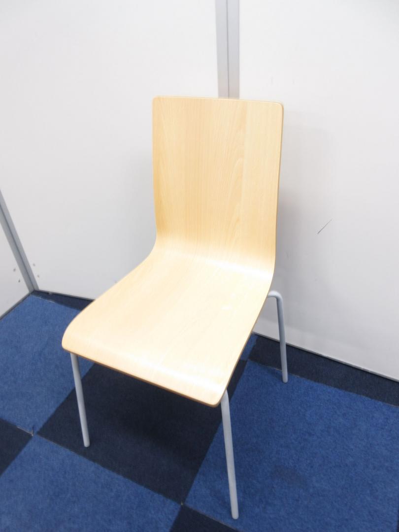 【限定2脚入荷です!!】木目のぬくもりを感じてください!!【重ねて収納可能!!】
                        その他シリーズ
                                    中古
            