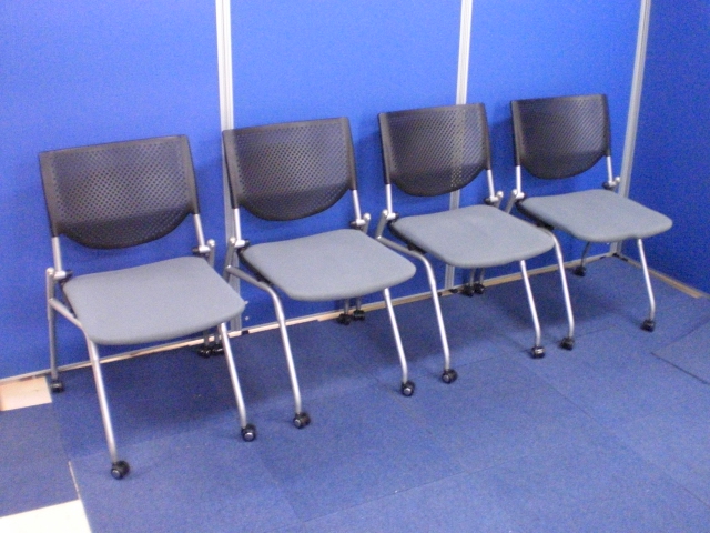 [4脚セット!!]オカムラ製　プロスタックシリーズ■会議室や学習塾・研修等におすすめなネスティングチェア!!軽量でも取扱いやすく人気です!![特別セット価格] 
                        プロスタック
                                    中古
            