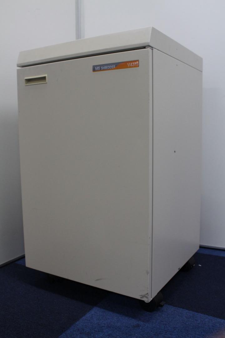 【現代オフィスの必需品！】■明光商会　シュレッダー　V431 ■ワンカットクロスタイプ！短時間に多くの書類を処分することができます！
                        MS V431
                                    中古
            