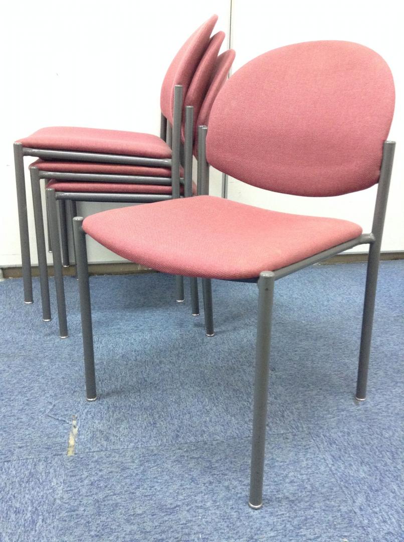 【4脚セット特別価格】コクヨ製スタッキングチェア　2セット限定
                        その他シリーズ
                                    中古
            