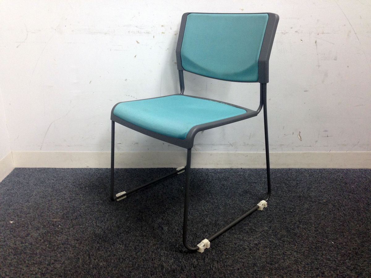 【20脚入荷】パイプイスの代わりにも最適な、軽量タイプの会議用チェアロット入荷！！
                        その他シリーズ
                                    中古
            