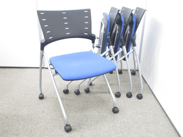 【セット品の為10%OFF】【移動するミーティングチェア×4脚セット！】座面が跳ね上げ式の為、収納式にもなる優れもの！【スタック】

                        マノス
                                    中古
            