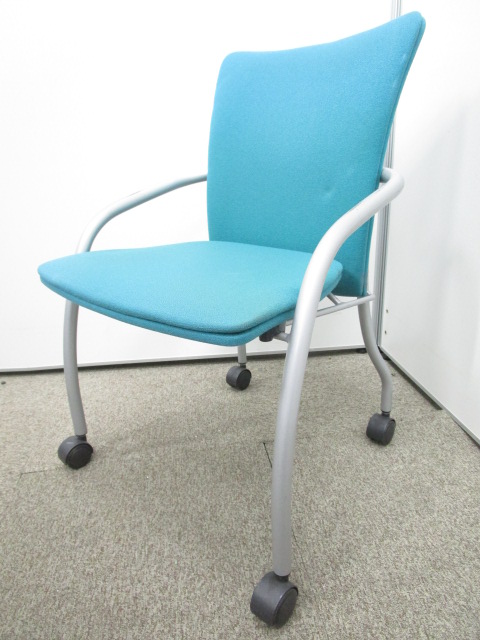 【5,000円→3,000円】使用しないときは収納可能なネスティングチェア！【使えればいいやシリーズ】
                        プリエ
                                    中古
            