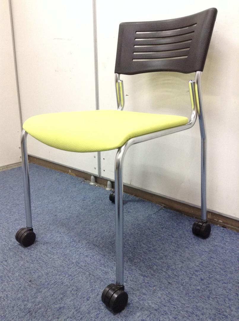 【5脚入荷】座面イエロー背面ブラックオフィスが明るくなります。
                        -
                                    中古
            