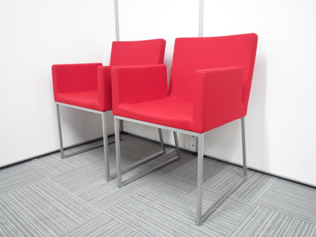 [2脚セットでお買い得!][エントランスやリフレッシュスペースにお勧め!]鮮烈なレッドカラーで気分も燃える!　コスト面でもお勧め!　ミーティングチェア
                        その他
                                    中古
            