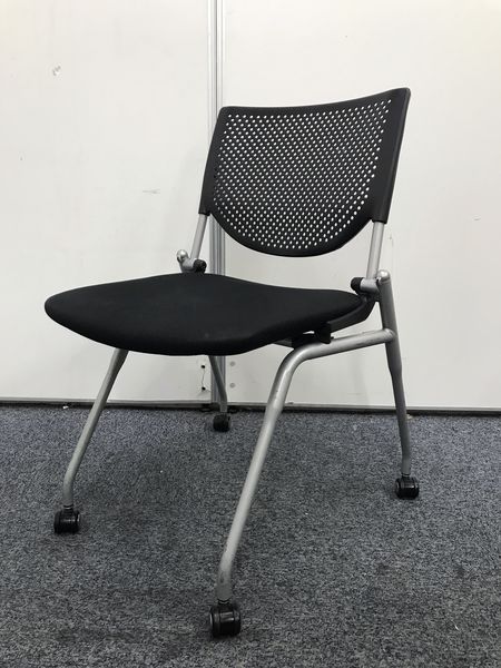 【ロット入荷！】あの「グッドデザイン賞」を受賞したミーティングチェアが人気のブラック色で大量入荷！【ネスティングタイプ】
                        プロスタック
                                    中古
            