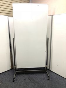 【レア商品】珍しい縦長タイプの脚付きホワイトボード【キャスター付きで移動も可能】
                        その他シリーズ
                                    中古
            