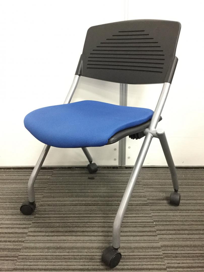 スタッキング・ネスティングどちらも可能　キャスター付きミーティングチェア
                        不明
                                    中古
            