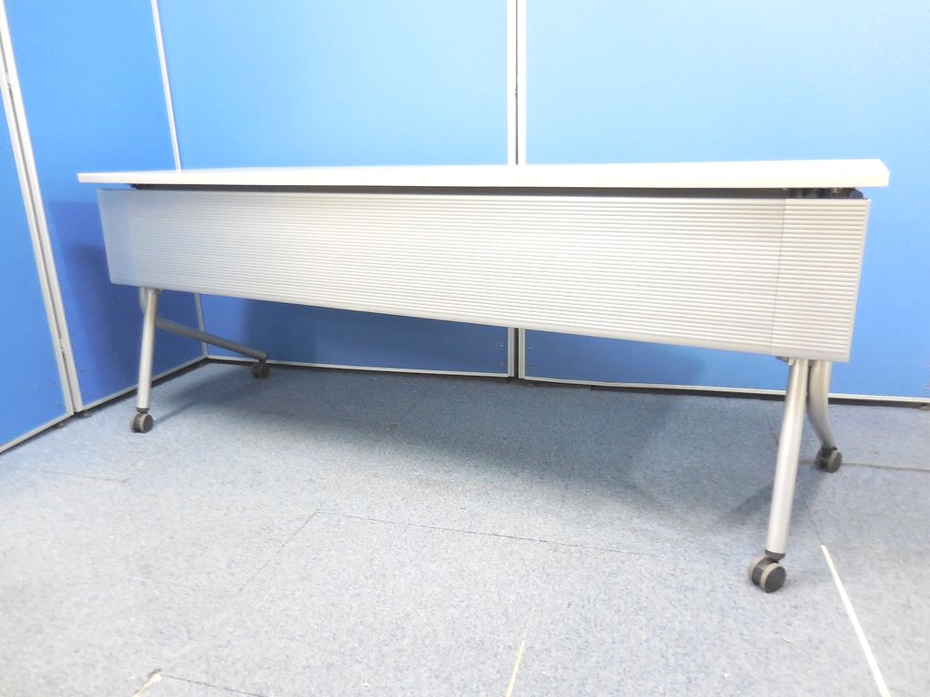 【残り1台の為特別価格！】国内最大手メーカーオカムラ製のサイドスタックテーブル！【幅1800mm】
                        その他シリーズ
                                    中古
            