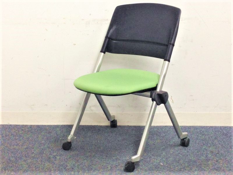 【4脚入荷】オカムラ　LITA　スタッキング・ネスティング両方に対応可能な、省スペースミーティングチェア
                        リータ
                                    中古
            