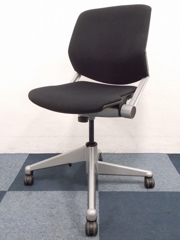 【10脚ご提案可能!!】お洒落な会議室を作りませんか？上下昇降機能付きミーティングチェア！【状態良好】
                        その他シリーズ
                                    中古
            