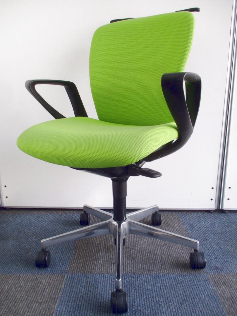 【中古レア商品が入荷!!】座ったときのフィット感がクセになる!!【6脚揃えられ会議室などにもオススメ!!】
                        スラート
                                    中古
            