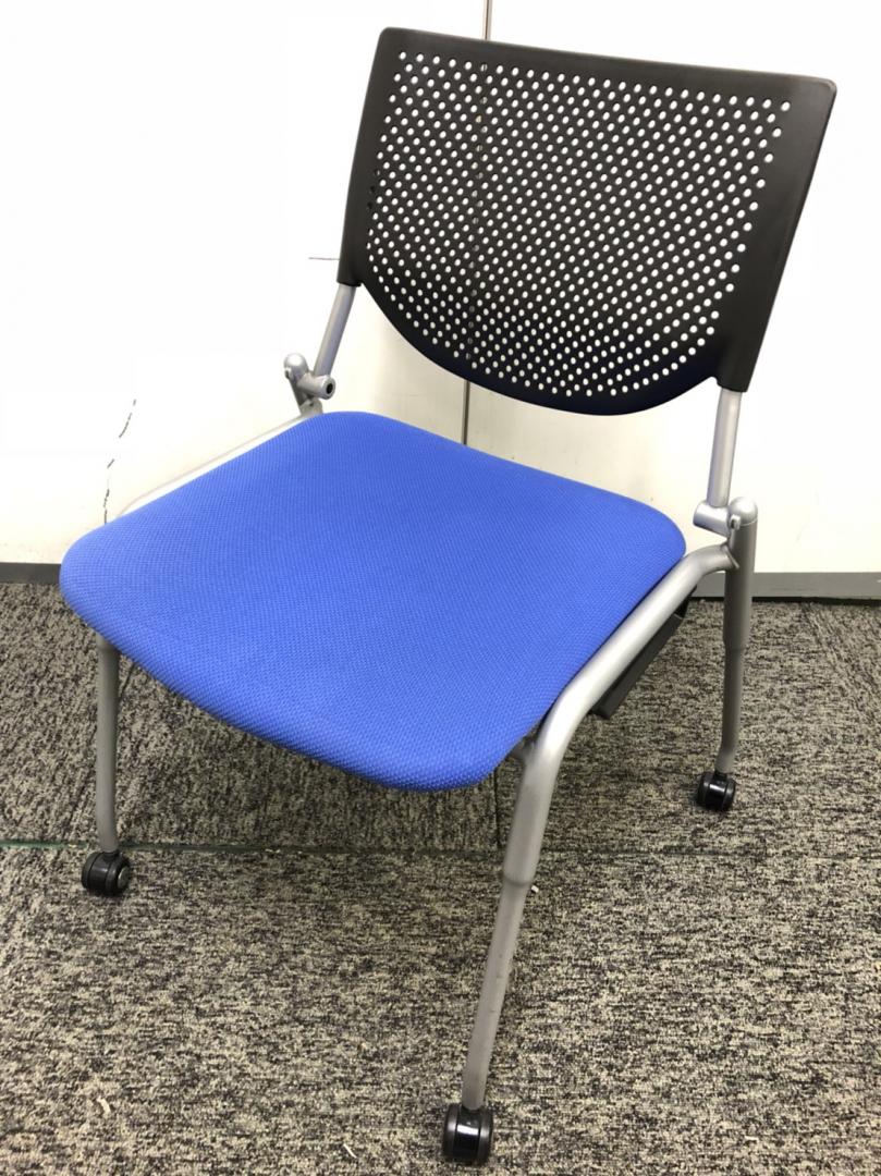 [人気シリーズが再入荷!!]岡村製　スタッキングチェア プロスタックシリーズ・垂直方向にスタック可能!!一番人気のブルー色です!!状態良好!!
                        プロスタック
                                    中古
            