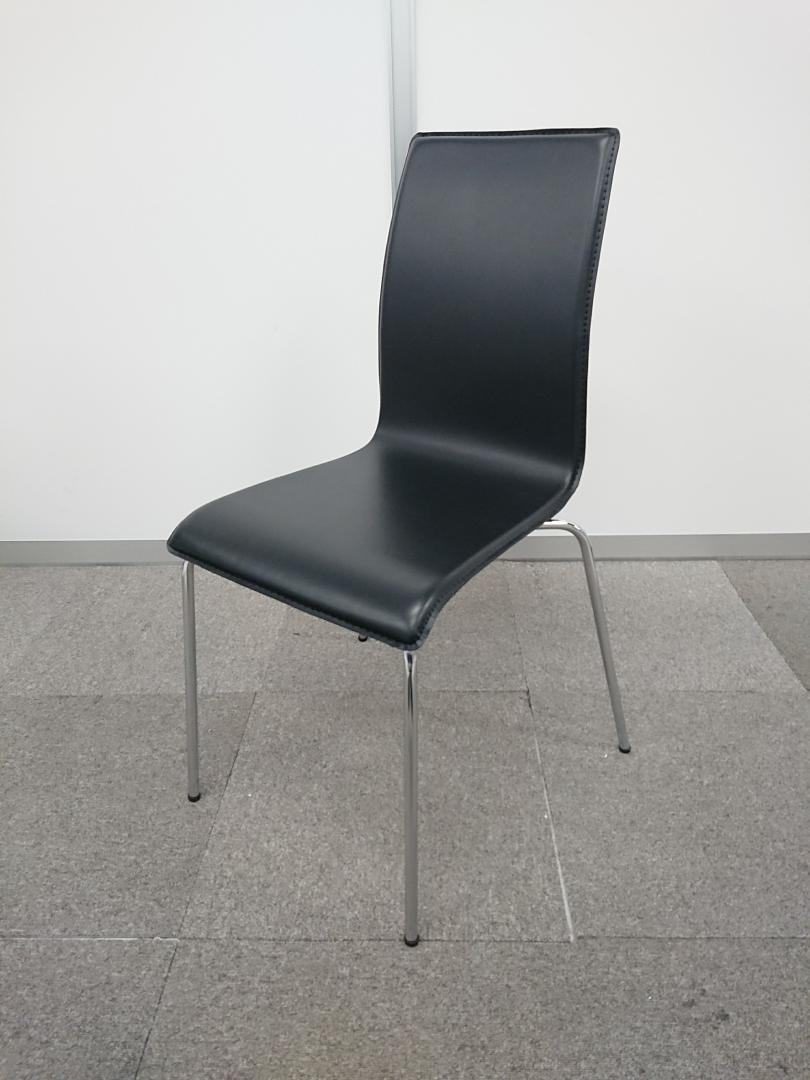 【在庫一掃のため大幅お値引き】ブラックスタッキングチェア
                        その他
                                    中古
            