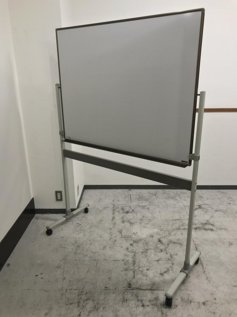【1台】片面脚付きホワイトボード【会議室及び執務室エリアに是非】
                        -
                                    中古
            