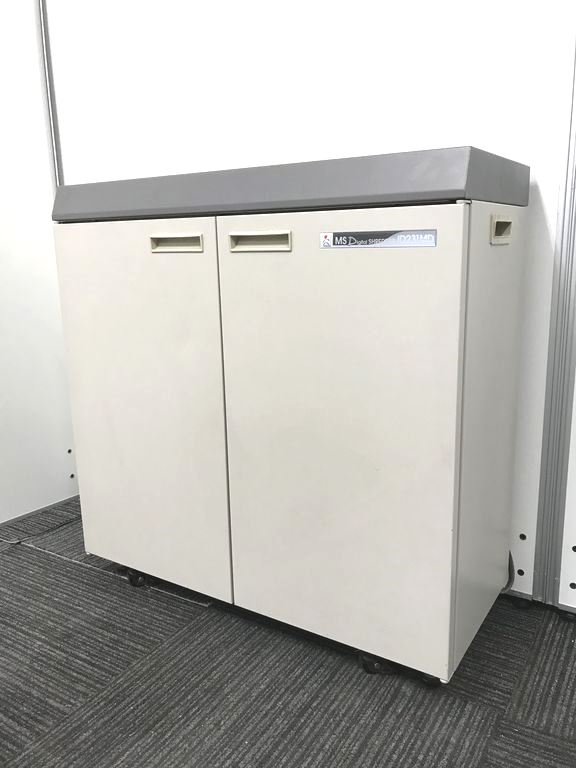 【緊急値下げ！\89,000→\84,900】【コンパクトですが、CD/クレジットカードも裁断可能です！】マルチなメディアシュレッダーです！【使用後5分経過で待機電力ゼロになるエコ機能付】
                        MS ID231MD
                                    中古
            