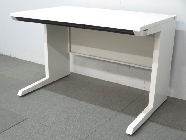 【スッキリとしたシャープなデザイン！】■イトーキ製　平デスク　W1100mm　ホワイト【※ラスト1台につきお買い得！】
                        CZR 
                                    中古
            