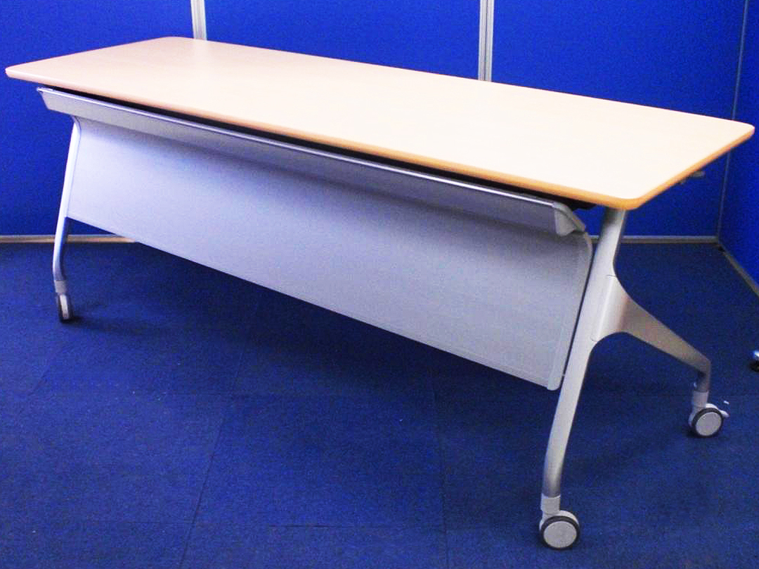 【残り1台のためお安く!!】コクヨ製　サイドスタックテーブル　会議用・セミナー用としてオススメ!!【綺麗な木目調天板です】
                        その他シリーズ
                                    中古
            