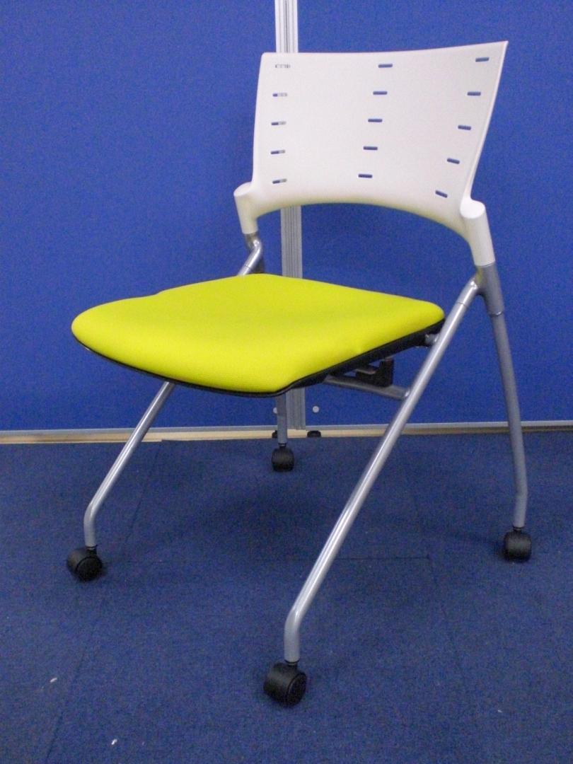 【24脚揃って入荷!!】人気のマノス（MANOSS）シリーズです!!【自然にフィットする背もたれ】
                        マノス
                                    中古
            