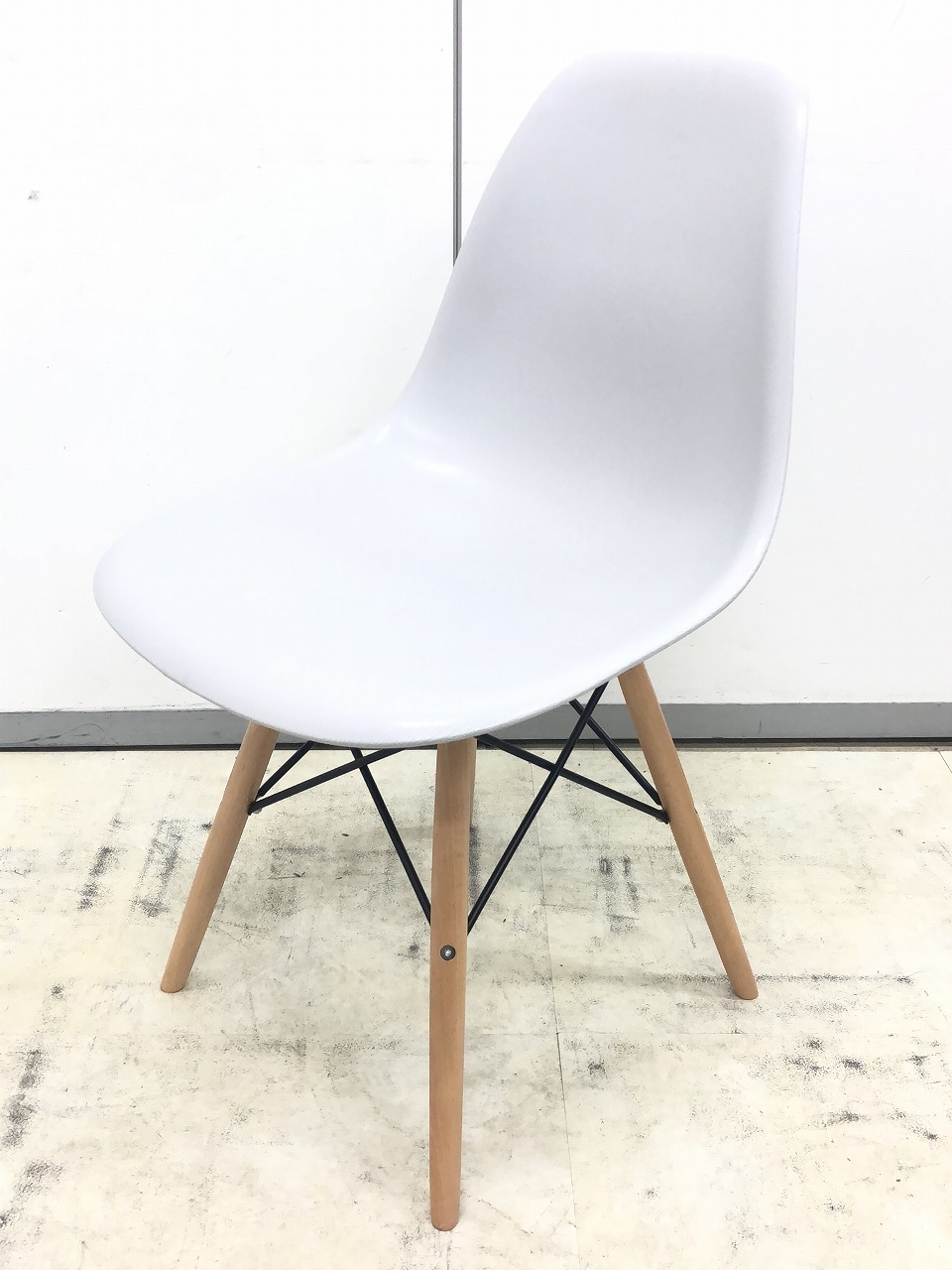 【大量入荷】イームズ　シェルチェア【会議椅子】リプロダクト【おつとめ品】ミーティングチェア
                        　
                                    中古
            