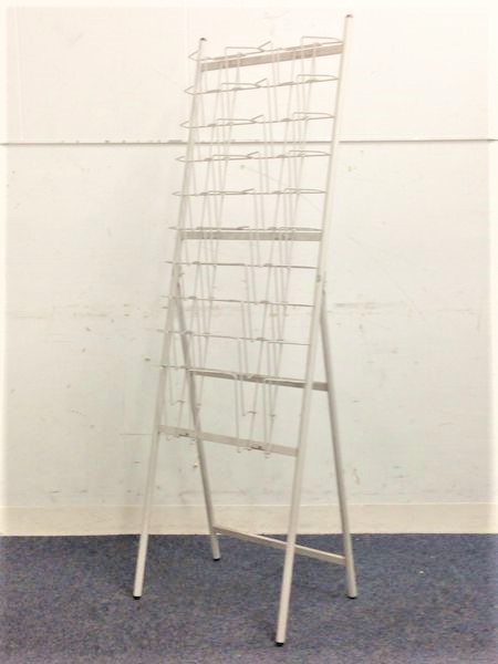 【10段2列】来客スペース・店舗におすすめ！！あったら便利なカタログスタンド！！
                        ワイヤーラック
                                    中古
            