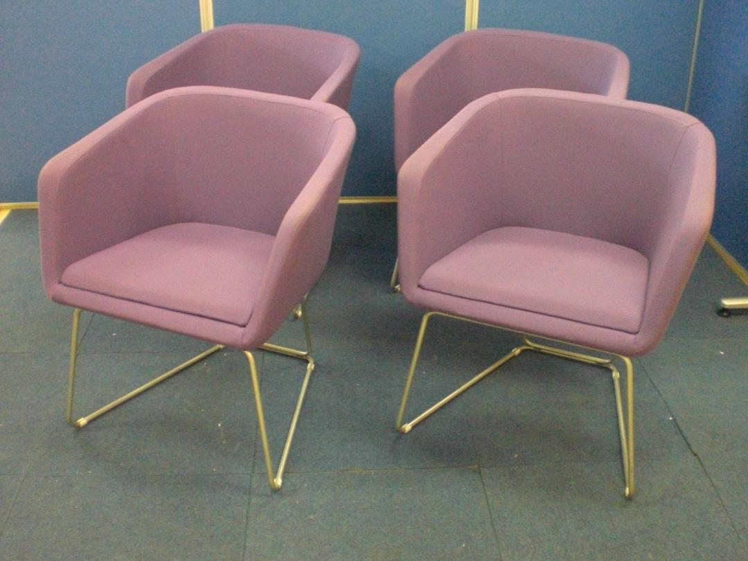 【お得な4脚セットのご案内！】デザイン性の高いミーティングチェア【落ち着いたパープル色】
                        その他シリーズ
                                    中古
            