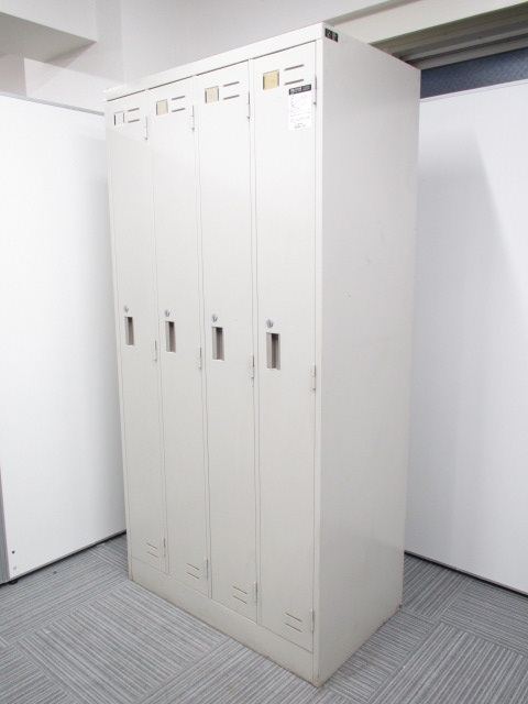 【人気の4人用ロッカー】起業や拠点開設、増員等にはお忘れなく！【コクヨ製】W900 D515 H1790　ニューグレー
                        LK
                                    中古
            