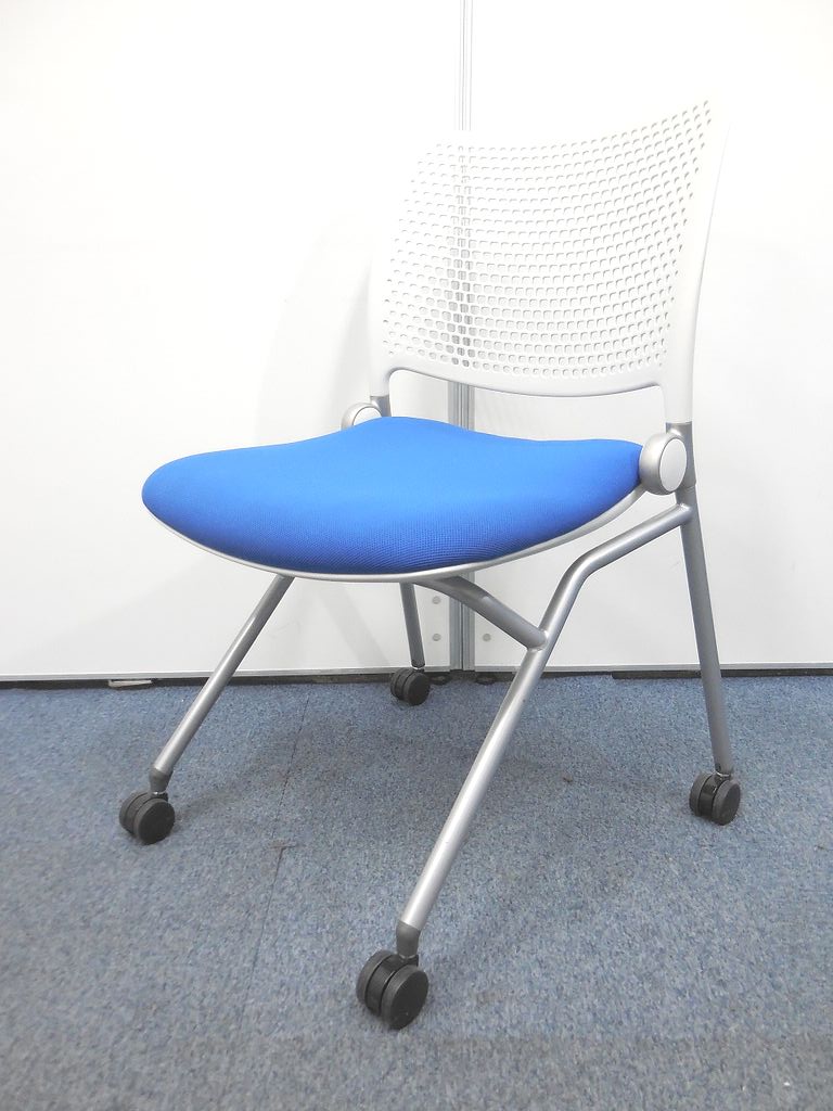 【4脚入荷！】■内田洋行製・ネスティングチェア【人気のブルー】
                        ブルーメ
                                    中古
            