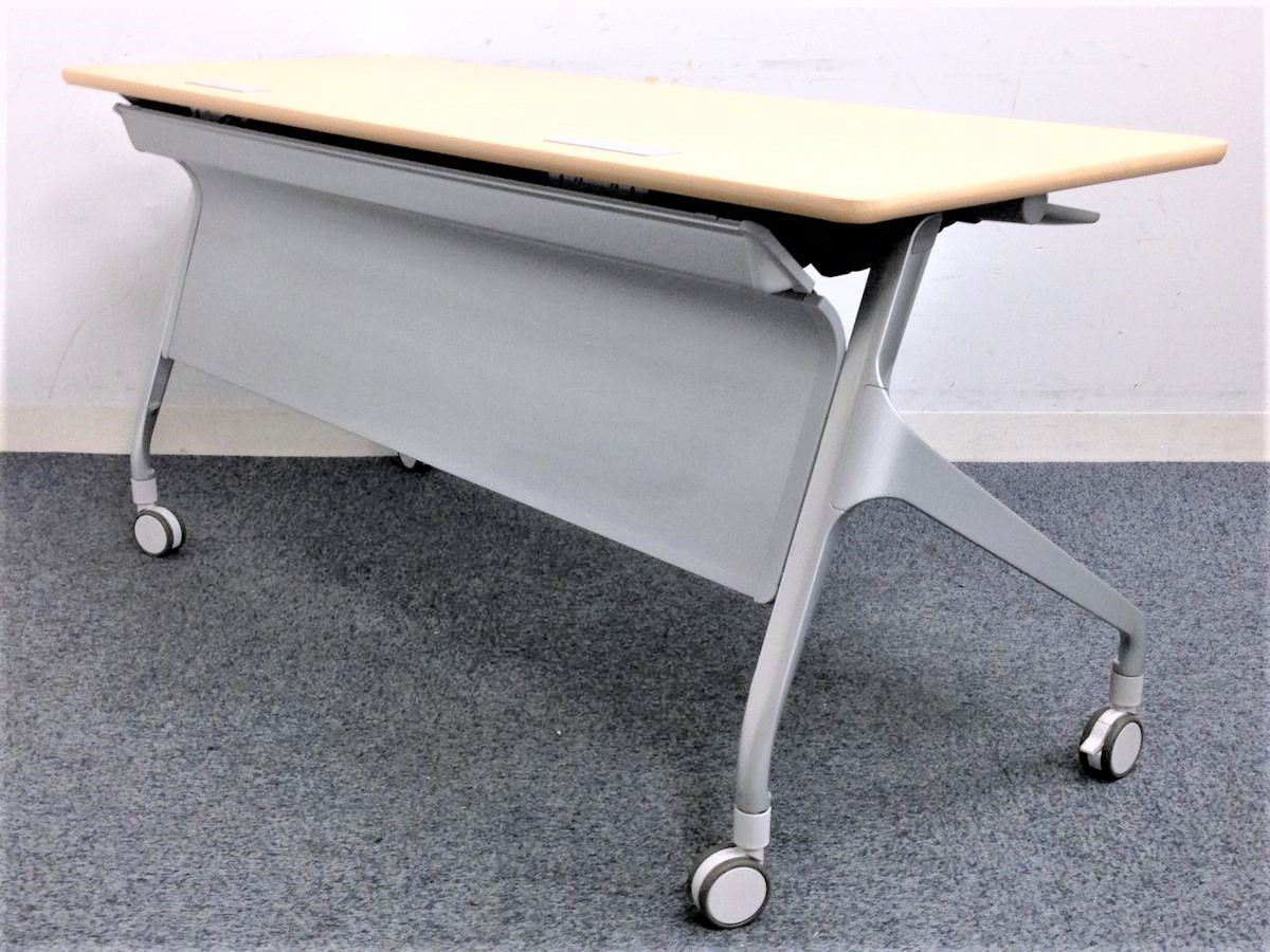 【配線キャップ有無混在で4台入荷】流線形のフォルムが美しいフラップテーブルまとめて入荷！！
                        エピファイ
                                    中古
            