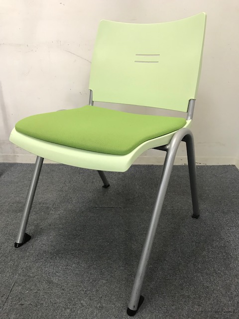 【4脚入荷】ライトグリーンのオシャレなチェア！｜ナイキ製｜スタッキングチェア
                        その他シリーズ
                                    中古
            