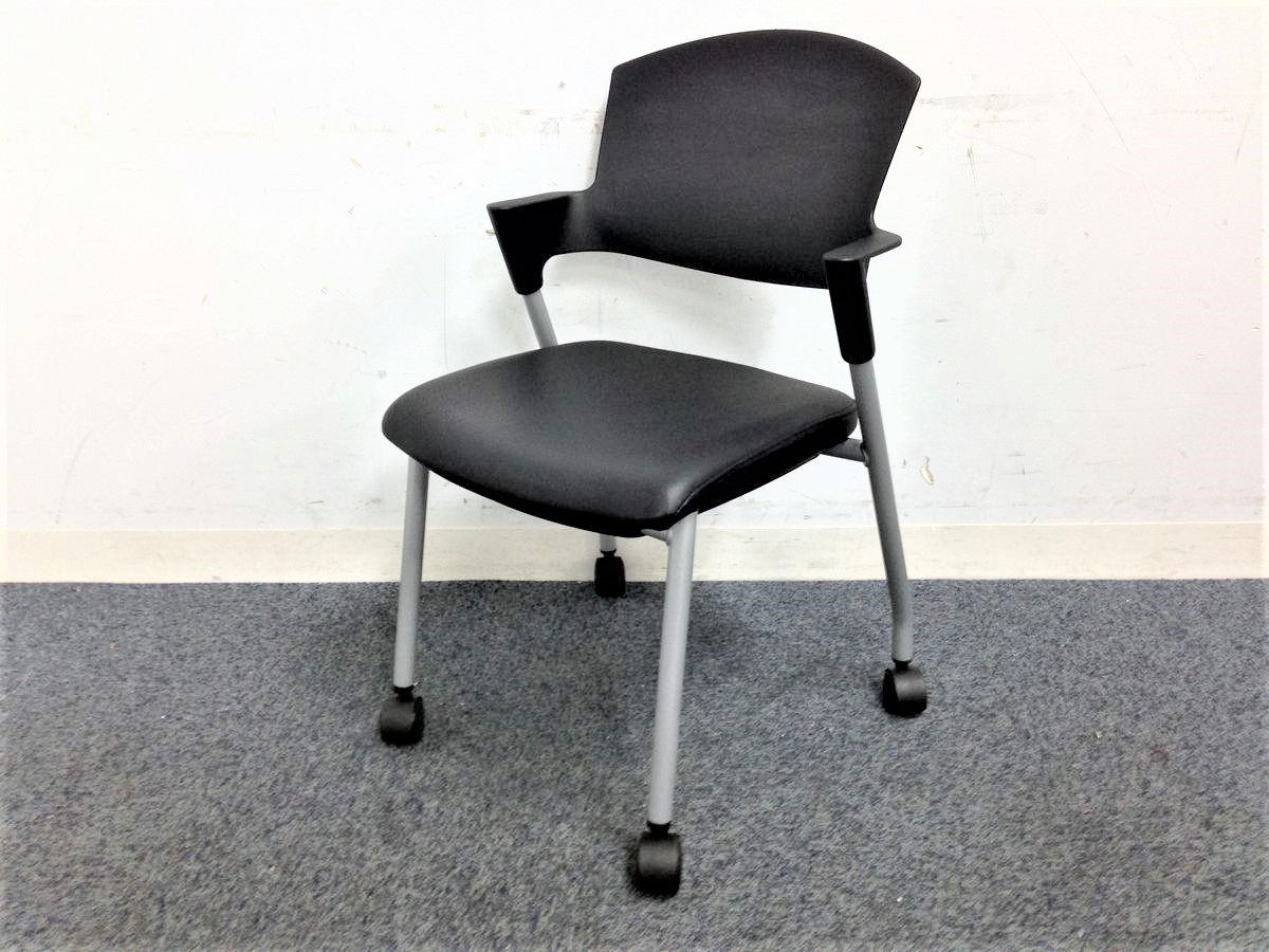 【2脚限定】座面レザー仕様　あの人気シリーズ【Protty】から、お手入れ楽々のポリウレタン系レザー座面登場
                        プロッティ
                                    中古
            