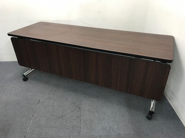 【3月末出荷までの限定価格】【在庫入れ替えのためお安く！】｜サイドスタックテーブル｜人気の木目調！|講習室やミーティングルームに最適です！
                        その他シリーズ
                                    中古
            