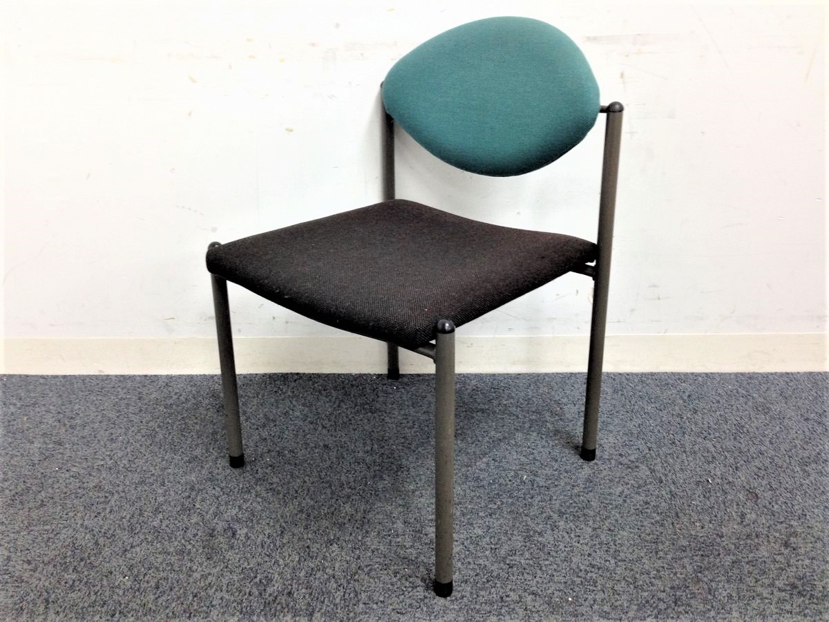 【在庫入れ替え価格】【2脚限定】重ねて収納可能なスタックチェア、お手頃価格でご提供！！
                        その他シリーズ
                                    中古
            