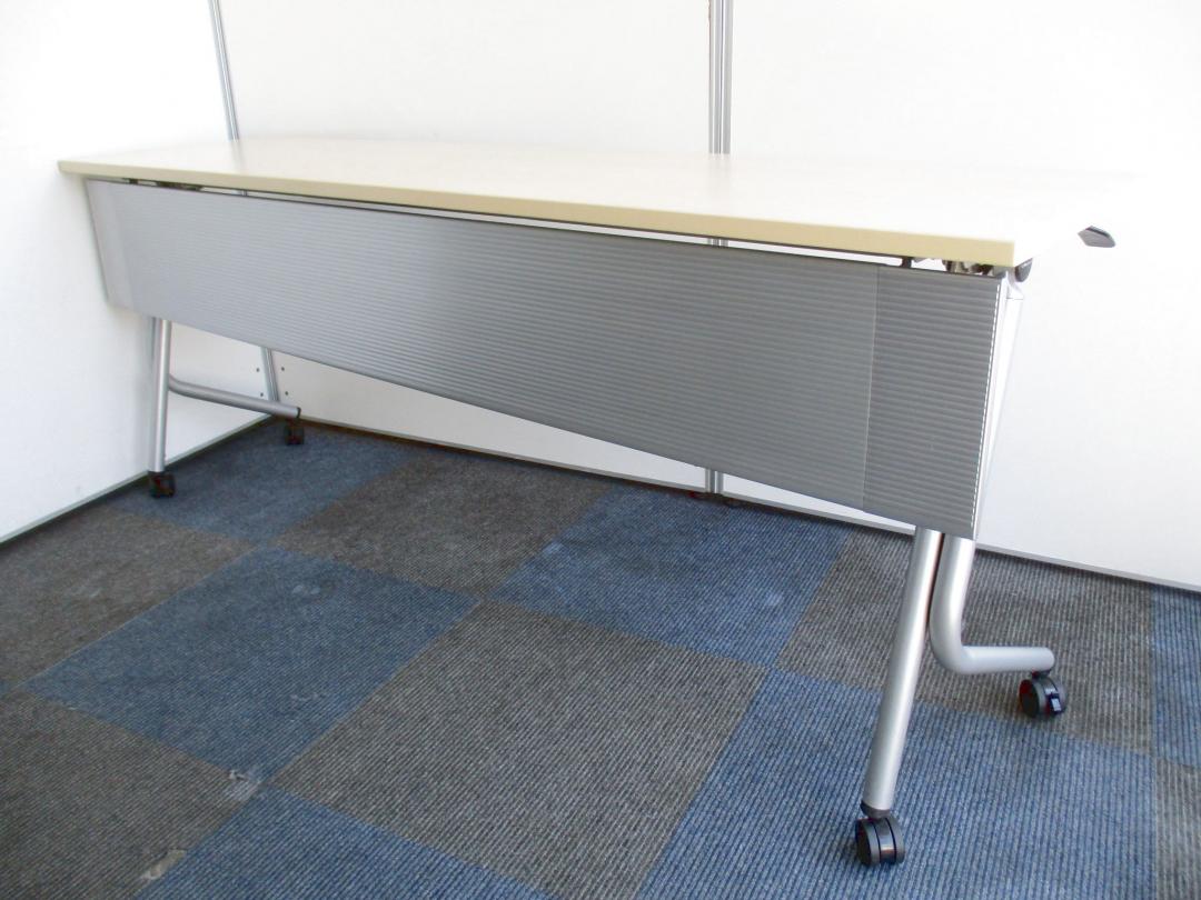 【残り1台の為特別価格！】3名様でのご利用がおすすめ！【折りたためます！】
                        その他シリーズ
                                    中古
            