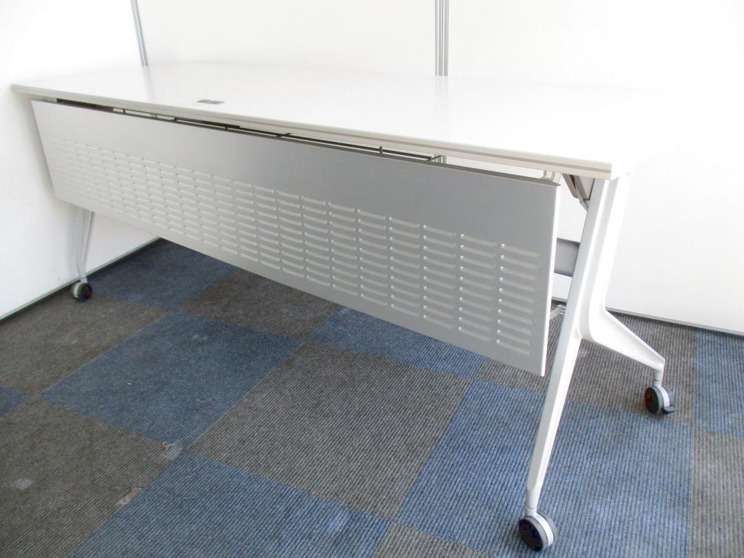 【在庫入れ替えセール品！】幕板も付いています！【電源ケーブル内蔵の珍しいタイプです！】【B】
                        その他シリーズ
                                    中古
            