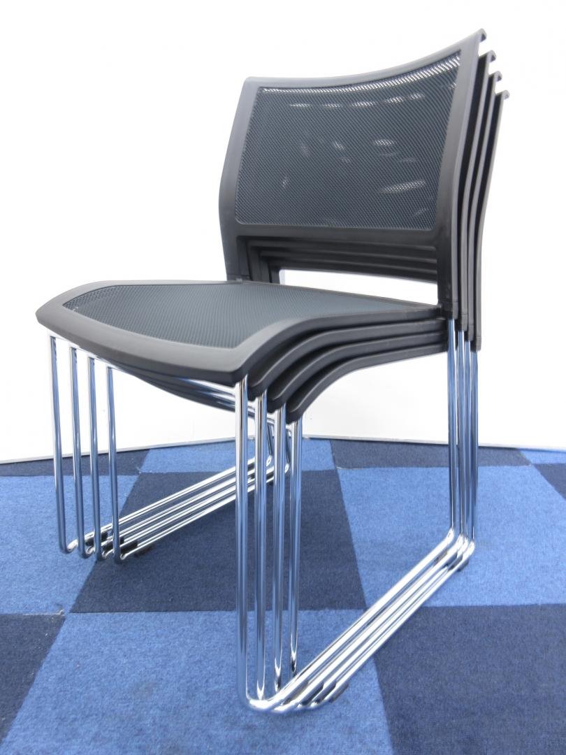 【お得な4脚セット】背座共にメッシュ素材のスタックチェア!!【重ねて収納可能!!】
                        その他シリーズ
                                    中古
            